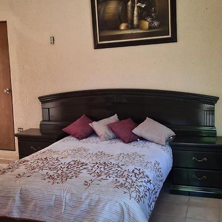 Room In Guest Room - Padrinos Hostal La Paz Full House Dış mekan fotoğraf